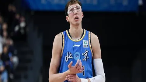 黑山队翻盘击败直布罗陀，约维蒂奇、马鲁西奇贡献进球，图奇锁定胜局